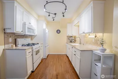 15633 44th Avenue W #B-1, Lynnwood, WA 98087 - Photo 1