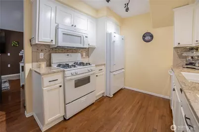 15633 44th Avenue W #B-1, Lynnwood, WA 98087 - Photo 6