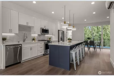 8923 166th Avenue NE #102, Redmond, WA 98052 - Photo 2