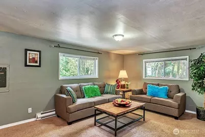 22910 Edmonds Way, Edmonds, WA 98020 - Photo 4