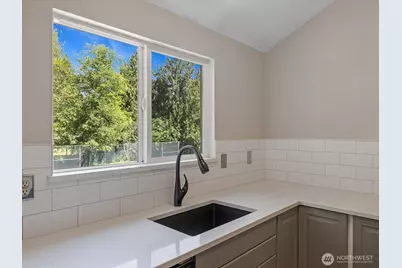 820 E Cady Road #D202, Everett, WA 98203 - Photo 4