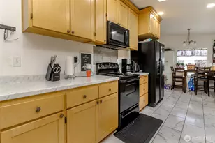 8216 19th Ave E, Tacoma, WA 98404 - Photo 10