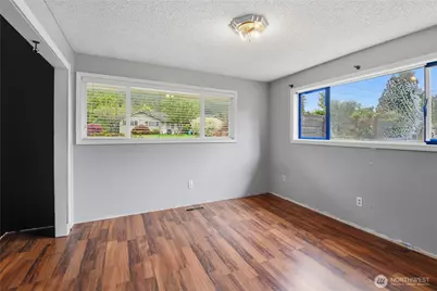 817 NE 10th St, North Bend, WA 98045 - Photo 16