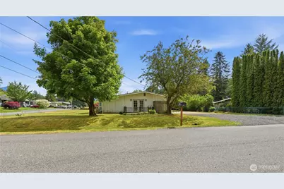 817 NE 10th St, North Bend, WA 98045 - Photo 4