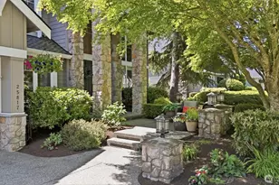 25817 SE 31st Pl, Sammamish, WA 98075 - Photo 2