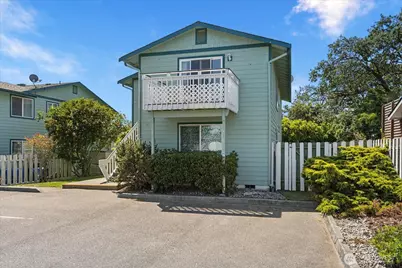1113 SE 6th Avenue, Oak Harbor, WA 98277 - Photo 2