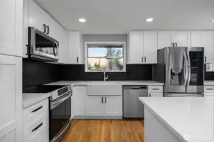18230 88th Ave W, Edmonds, WA 98026 - Photo 10