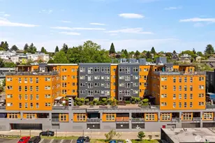 827 Hiawatha Pl S, Seattle, WA 98144 - Photo 2