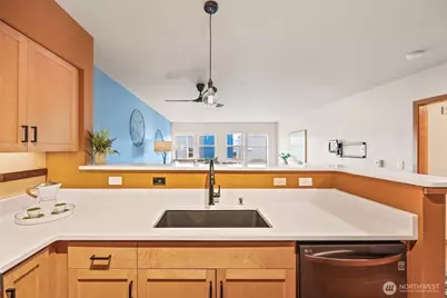 827 Hiawatha Place S #515, Seattle, WA 98144 - Photo 8