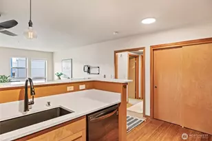 827 Hiawatha Pl S, Seattle, WA 98144 - Photo 10