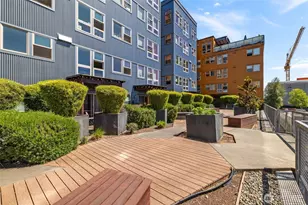 827 Hiawatha Pl S, Seattle, WA 98144 - Photo 20