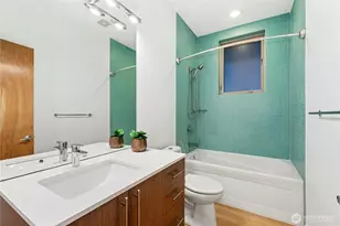 2114 E James St, Seattle, WA 98122 - Photo 32