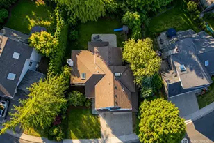 18010 NE 109th Ct, Redmond, WA 98052 - Photo 2