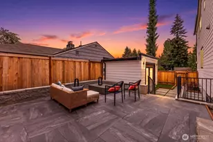 11709 Roosevelt Way NE, Seattle, WA 98125 - Photo 2