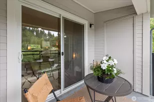 10822 E Riverside Dr, Bothell, WA 98011 - Photo 22