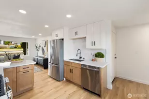 1910 22nd St, Anacortes, WA 98221 - Photo 8