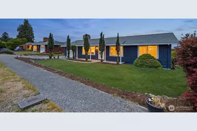 1910 22nd Street, Anacortes, WA 98221 - Photo 2