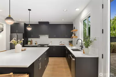 6233 Carleton Avenue S, Seattle, WA 98108 - Photo 10