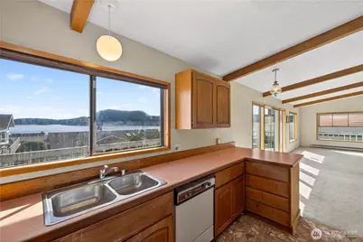 5005 Dundee Drive, Anacortes, WA 98221 - Photo 12