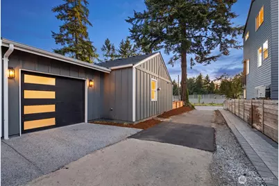 12042 5th Avenue NE, Seattle, WA 98125 - Photo 24