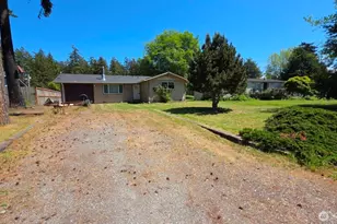 4340 Hamilton Dr, Oak Harbor, WA 98277 - Photo 6