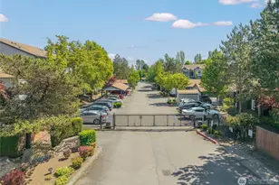 10825 SE 200th St, Kent, WA 98031 - Photo 12