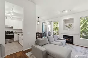 10825 SE 200th St, Kent, WA 98031 - Photo 2