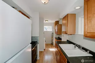 2220 Summit Ave, Everett, WA 98201 - Photo 6