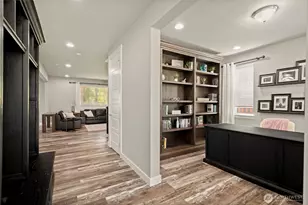 18720 139th St E, Bonney Lake, WA 98391 - Photo 2