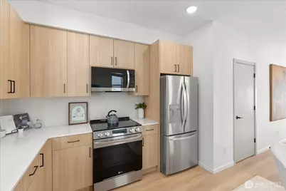10338 Wallingford Avenue N #B, Seattle, WA 98133 - Photo 8