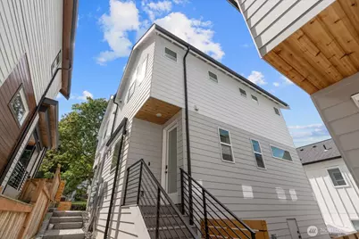 10338 Wallingford Avenue N #B, Seattle, WA 98133 - Photo 1