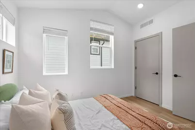 10338 Wallingford Avenue N #B, Seattle, WA 98133 - Photo 18