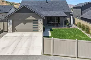 913 Racine Spgs Dr, Wenatchee, WA 98801 - Photo 2