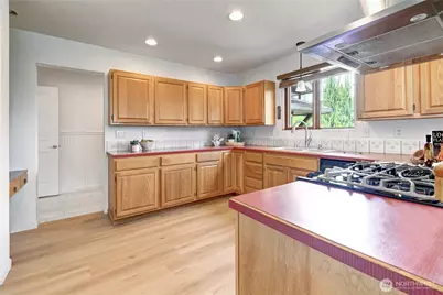 9315 36th Avenue SE, Everett, WA 98208 - Photo 10
