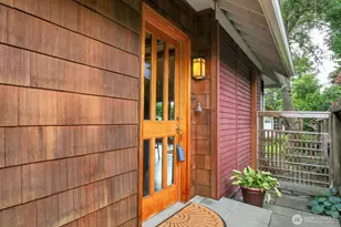 4229 46th Ave S, Seattle, WA 98118 - Photo 2