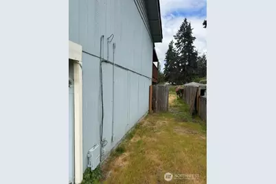 1306 Sherwood Court E, Tacoma, WA 98445 - Photo 6
