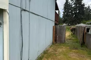 1306 Sherwood Ct E, Tacoma, WA 98445 - Photo 6
