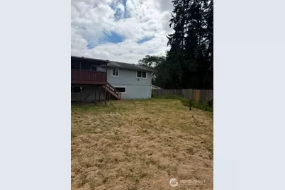1306 Sherwood Court E, Tacoma, WA 98445 - Photo 4