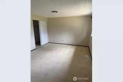 1306 Sherwood Court E, Tacoma, WA 98445 - Photo 10