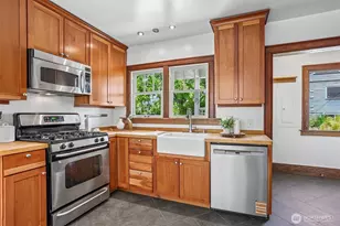 3920 Ashworth Ave N, Seattle, WA 98103 - Photo 16