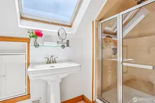3920 Ashworth Ave N, Seattle, WA 98103 - Photo 26