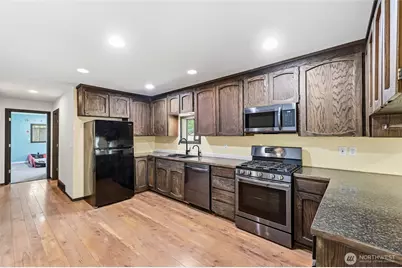 8221 308th Avenue SE, Issaquah, WA 98027 - Photo 18