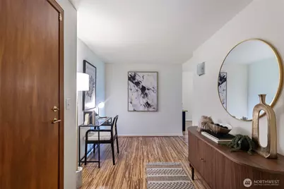 2760 76th Avenue SE #407, Mercer Island, WA 98040 - Photo 6