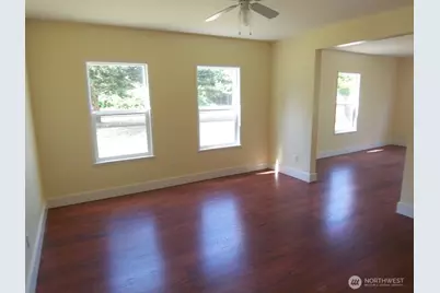 805 S Donovan Street, Seattle, WA 98108 - Photo 2