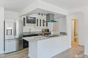 2201 3rd Ave, Seattle, WA 98121 - Photo 8