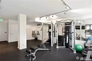 2201 3rd Ave, Seattle, WA 98121 - Photo 18