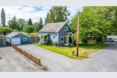 820 Borseth Street, Sedro Woolley, WA 98284 - Photo 2