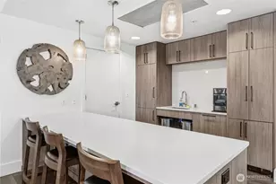 910 Lenora St, Seattle, WA 98121 - Photo 18