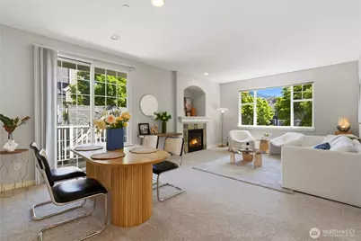 1392 Huckleberry Cir, Issaquah, WA 98029 - Photo 2