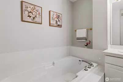 1392 Huckleberry Cir, Issaquah, WA 98029 - Photo 18